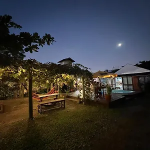 Hostel Bombinhas Albergue